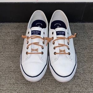 White Sperry sneaker sz8